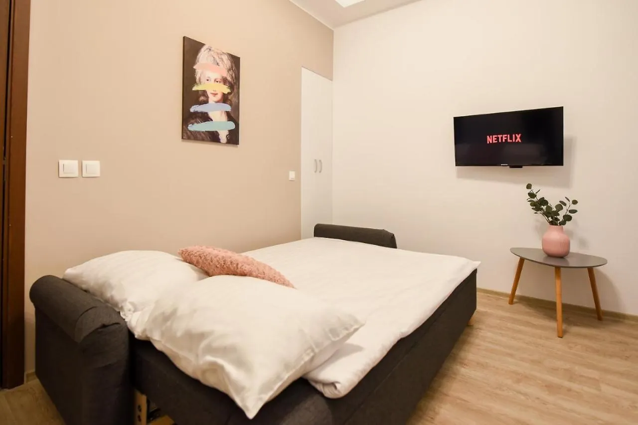 Pastel Hues - Homey Central Apartment Near Armeneasca Bukarest Rumänien