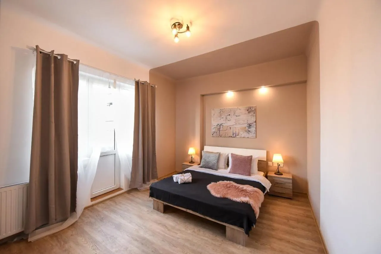 Pastel Hues - Homey Central Apartment Near Armeneasca Bukarest