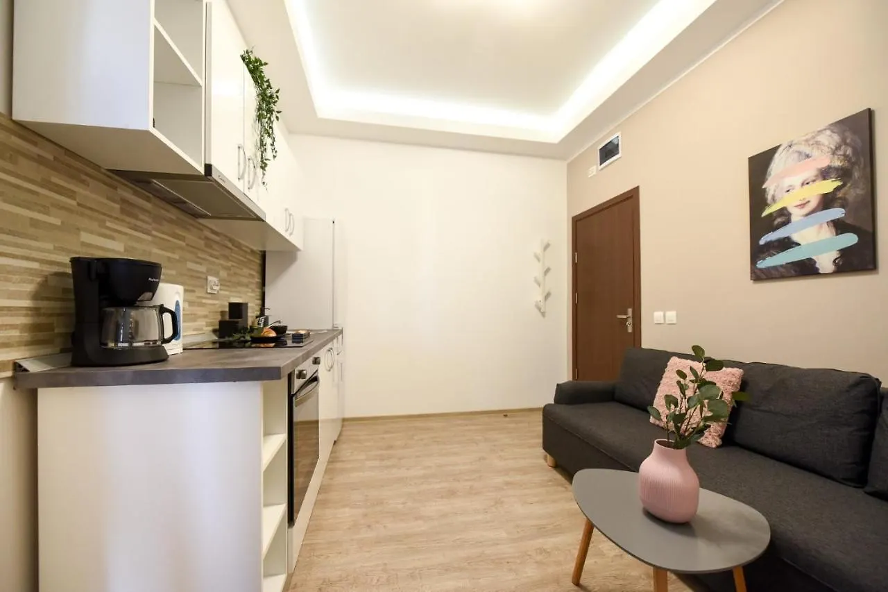 Pastel Hues - Homey Central Apartment Near Armeneasca Bukarest 0*,